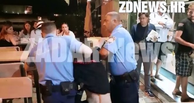 Brutalna policija na Jadranu: Upali u fast food, radnika udarali, gušili, vukli..., pa ga pred svima bacili na tlo 