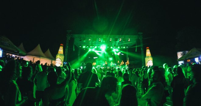 Dojava o bombi prekinula West Herzegowina Fest, nakon pretresa zapjevao Bajaga