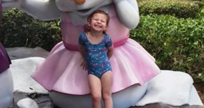 Majka je ostavila djecu u dvorištu 'na minut', kada je izašla, zatekla je prizor koji nijedan roditelj ne može da preživi  