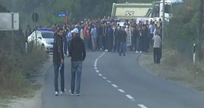 Blokirani svi putevi ka Banjama: Vlada Kosova otkazala Vučićevu posjetu, on ipak krenuo 