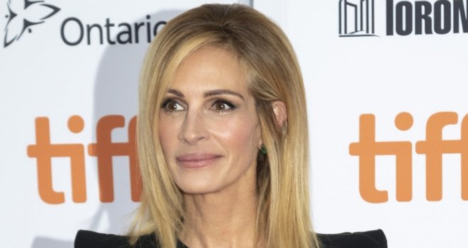 Senzacionalna Julia Roberts osvanula u haljini koju bi svaka žena trebala imati, ali ne može to svako...