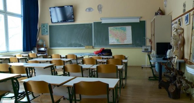 Sivro poručio da su spremni u potpunosti obustaviti nastavni proces, Kazazović ih upozorio i najavio tužbe