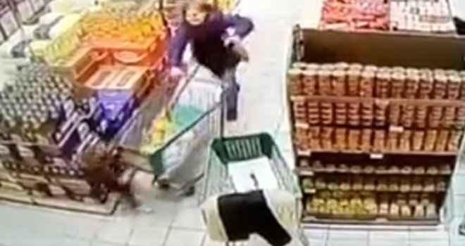 Žena snažno kolicima udarila dijete u jednom tržnom centru u BiH: 'Svjedočio sam jezivom ponašanju jedne majke'
