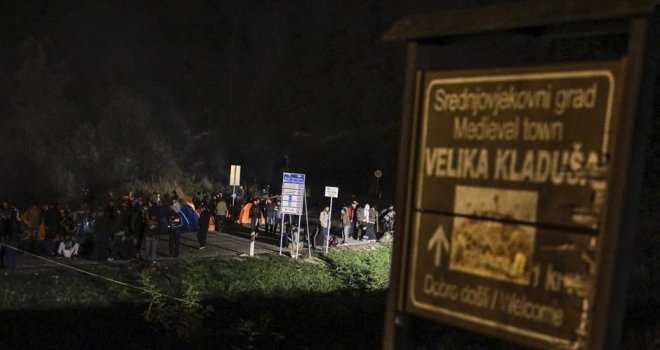 Još uvijek zatvorena granica s Hrvatskom, brojni policajci na prijelazu: Migranti spavali pod otvorenim nebom