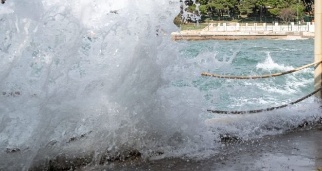 Potop na Jadranu, izlilo se more, ali najgore tek slijedi... I u BiH stiže sedmica puna kiše, a najviše će pasti u...   