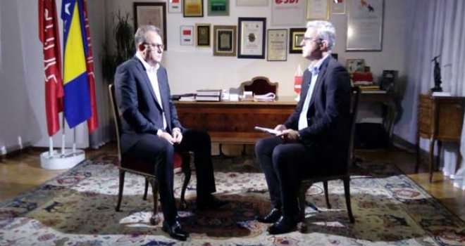 Nermin Nikšić: Oni koji su prihvatili zagrljaj SDA ostajali su 'donji'!