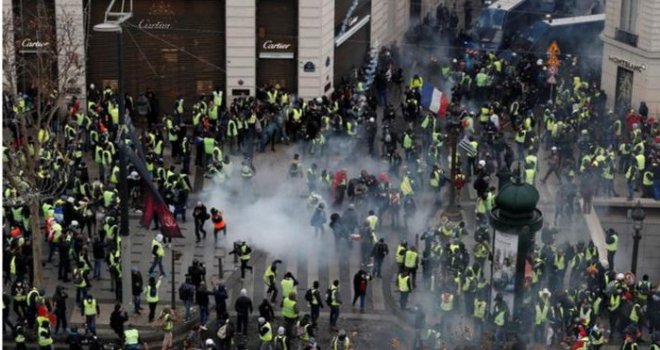Pariz pod opsadom, na nogama 90.000 policajaca: 'Napadamo Elizejsku palatu, želim uzeti Macronov skalp' 