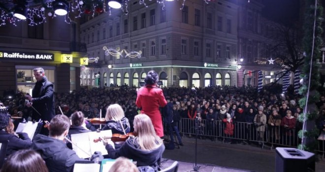 Novogodišnje slavlje u Sarajevu počelo, Skaka poručio: Noćas dijelimo bol s mojim dragim prijateljem Murizom Memićem    