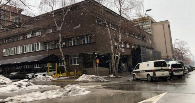 Danima je pratili: Dvojica mladića pokušala ugušiti djevojku u snijegu, pa joj se javili na Facebooku