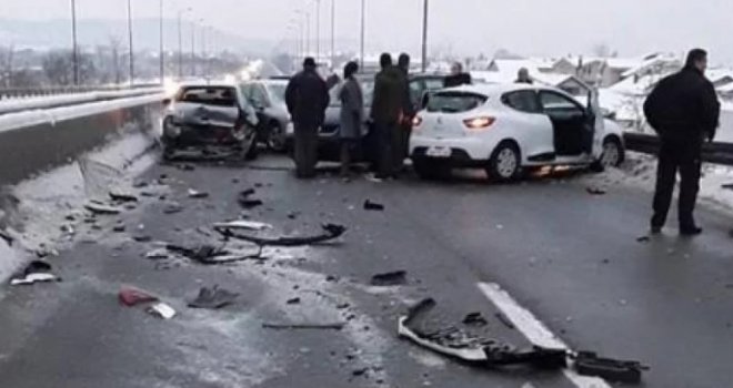 U žestokom lančanom sudaru kod Banjaluke učestvovalo osam vozila