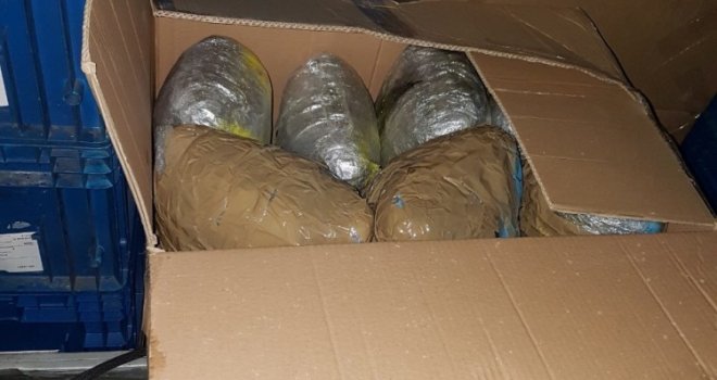 Na graničnom prelazu Bosanska Gradiška zaplijenjeno više stotina kilograma droge
