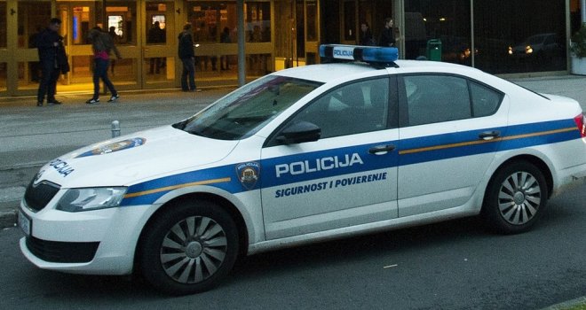 Uhapšen poznati hrvatski pjevač, na ulici napadao suprugu i njenu prijateljicu