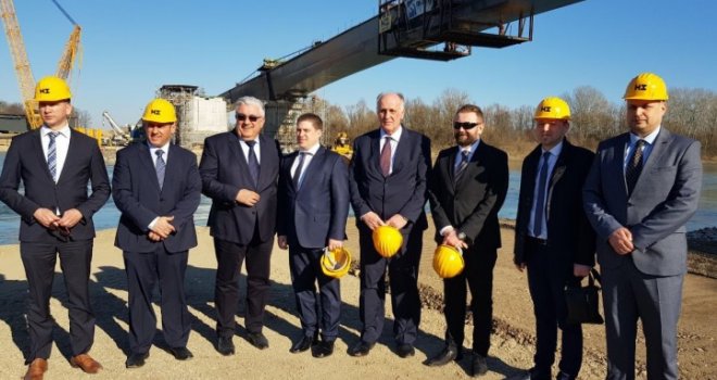 Svečano obilježeno spajanje mosta preko rijeke Save kod Svilaja