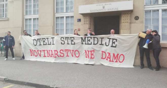 Protest novinara u Zagrebu: Oteli ste medije, novinarstvo ne damo!