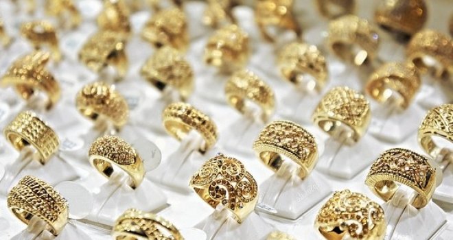 Zaplijenjeno preko 100 kilograma zlata, srebra i nakita u vrijednosti 3,5 miliona KM i još gomila novca...