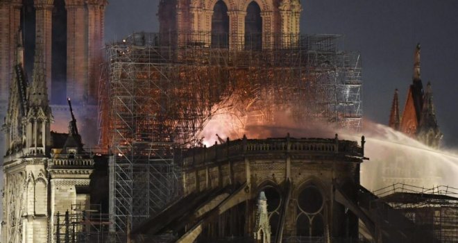 Vasić o požaru u katedrali Notre Dame: Neka gori. Kogod je bombardovao Srbe, nedužne i nemoćne!