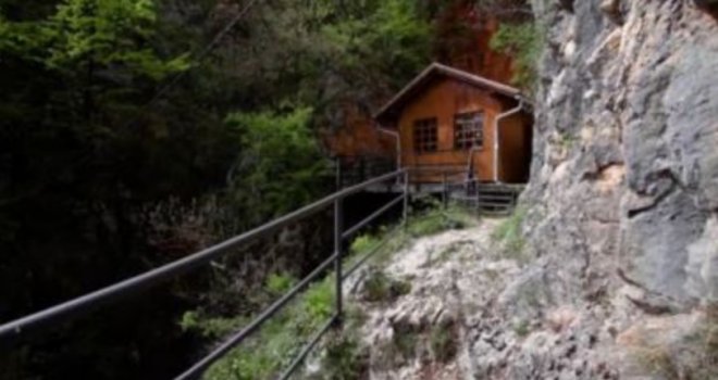 Pogledajte na šta danas liči Titova pećina: Dok propada, BiH je ignoriše, a jedina pomoć stiže iz Srbije