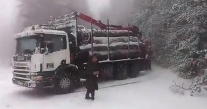 Umjesto behara, snijeg zatrpao BiH: Zavejani Krajina, Igman, Vlašić, Pale, Bjelašnica....