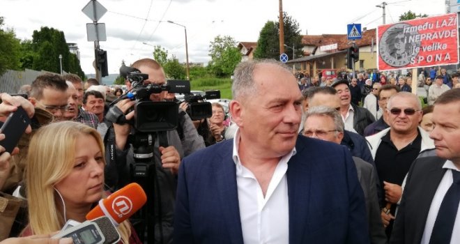 Fenomen Dragana Mektića: Pravi čovjek u pogrešnom sistemu, političar koji ljekovito djeluje na bošnjačko uho ili...