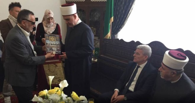 Bajram kod reisu-l-uleme Kavazovića: Svečano uz baklavu, kafu i bajram-banku