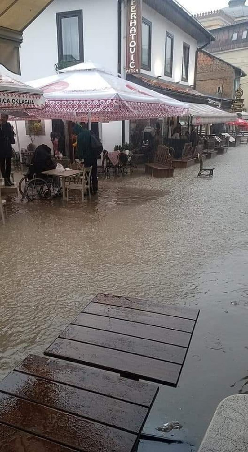 bascarsija-kisa-poplava