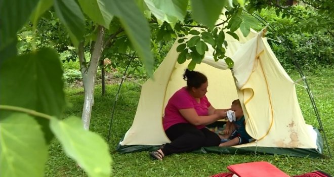 Drama u Sarajevu: Vriska, plač, nevjerica... Deložirani iz kuće u kojoj su živjeli 31 godinu, s njima i unuk od nepune dvije godine 