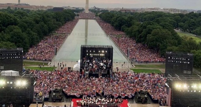 Vojna muzika, preleti aviona, spektakularan Dan nezavisnosti, Trump poručio: Slavimo povijest, narod, heroje