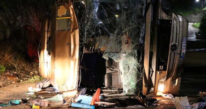 U Crnoj Gori se prevrnuo autobus sa 37 putnika, više povrijeđenih