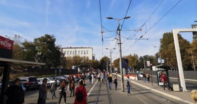 Incidenti na protestu taksista u Beogradu, dvoje privedeno