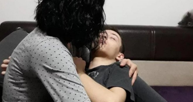 Harun Nezić (15) iz Zenice živi u mukama, roditelji više nemaju novca: Strašni su napadi sa kojima se svaki dan bori