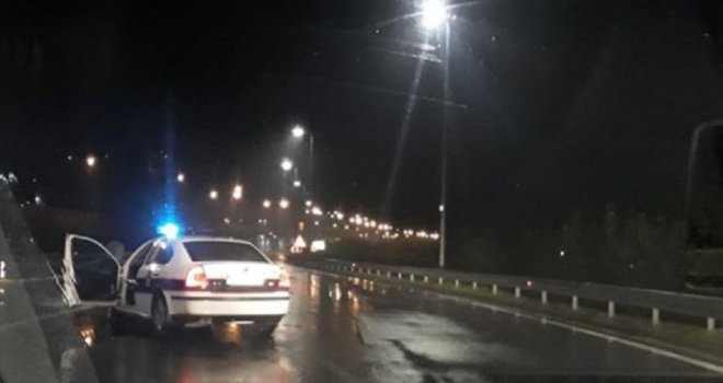 Policija kod Zenice blokirala autoput, vozač u alkoholiziranom stanju vozio u suprotnom smjeru