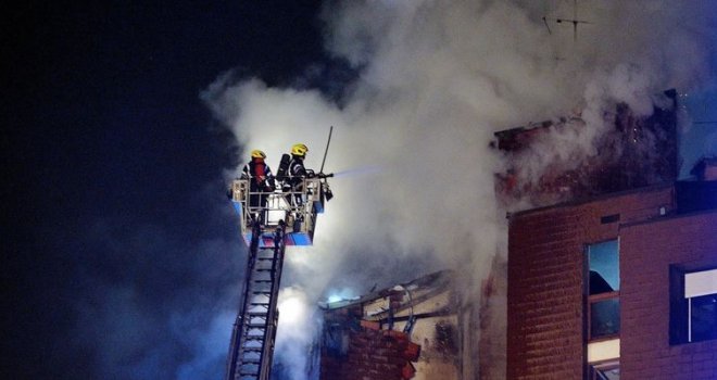 U Zagrebu izgorjelo osam stanova, vatrogasci su i jutros na požarištu
