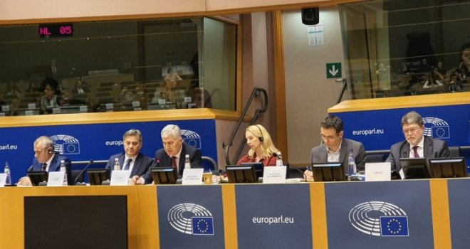 Zvizdić sa Čovićem u Briselu: Ne želimo 'povlašteno partnerstvo', nego punopravno članstvo u EU