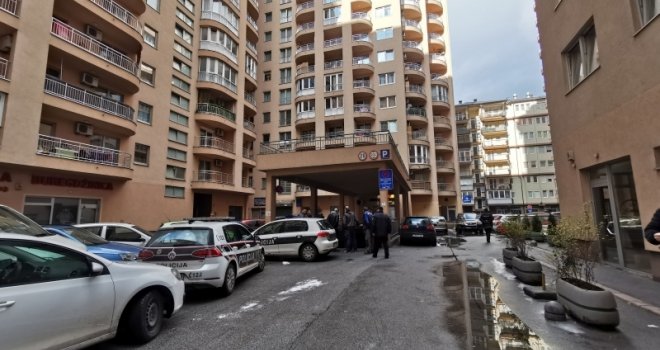 Komšiju ukradenim automobilom zagradio na parkingu: Policija u Sarajevu pronašla dva otuđena 'audija'