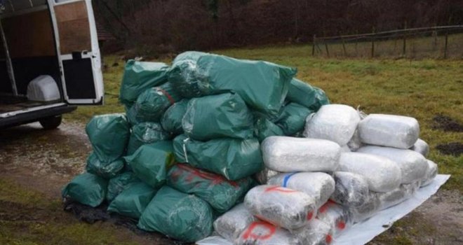 Državljanin BiH i Slovenac pali s gotovo pola tone marihuane!