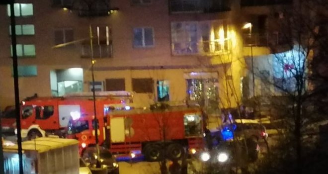 Romantični Sarajlija digao vatrogasce na noge: Upalio svijeće u stanu, komšije prijavile požar