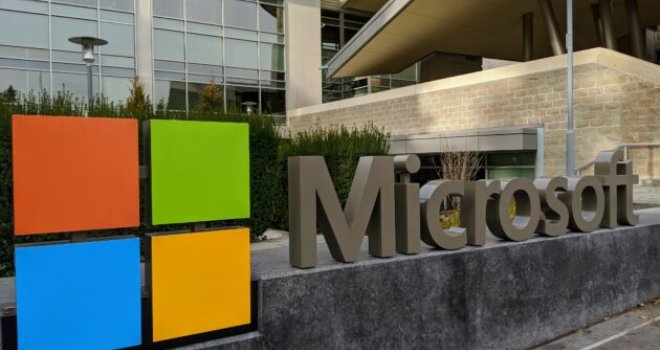 Microsoft za pet minuta izgubio 17 milijardi dolara: Dionice naglo pale, evo zašto