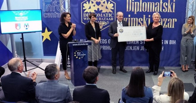 Diplomatski zimski bazar uručio 249.000 KM za 23 organizacije