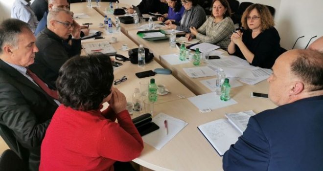  Šta je istina u vezi informacije da je žena zaražena korona virusom bila na proslavi 8. marta sa 500 ljudi?!