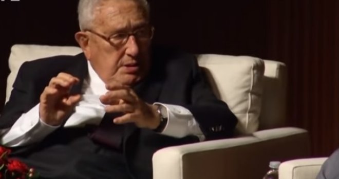 Dok se nižu hvalospjevi: Ovo su jezivi zločini Henryja Kissingera