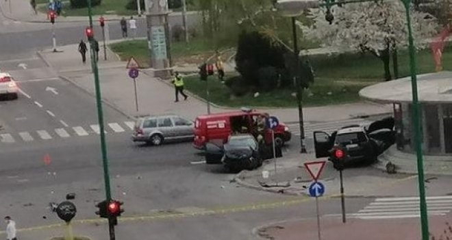 Teška saobraćajna nesreća u Sarajevu, ima povrijeđenih