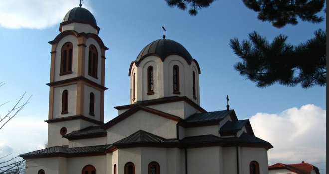 Mladić se popeo na vrh skele na crkvi u namjeri da izvrši samoubistvo, policajci ga uspjeli odgovoriti