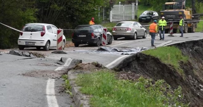 Veliki odron na putu Kladanj-Tuzla, obustavljen saobraćaj za šlepere
