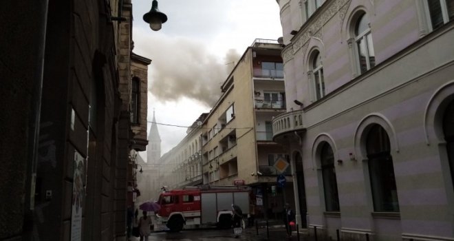 Buknulo u Štrosmajerovoj: Požar stavljen pod kontrolu