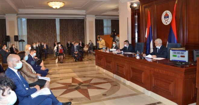 Od sutra se ukida mjera kućne izolacije prilikom ulaska u RS