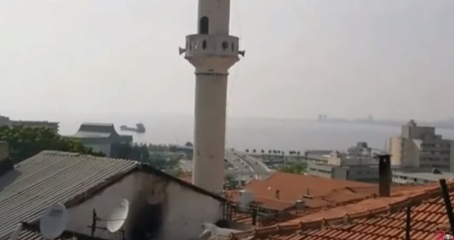 Sa minareta, umjesto ezana, odjekivala pjesma 'Bella Ciao'