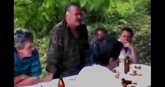  'Ne pucaj, kolji Turke, hvataj žive, štedi municiju': Monstruozni snimak Ratka Mladića nakon genocida u Srebrenici