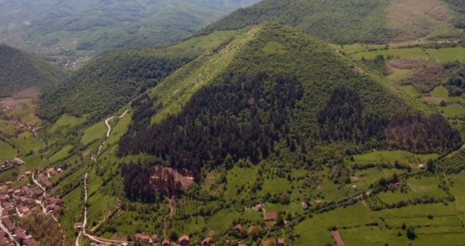 Popularna HRT-ova emisija 'Na rubu znanosti' stigla u Visoko: Dolina bosanskih piramida - 20 godina kasnije