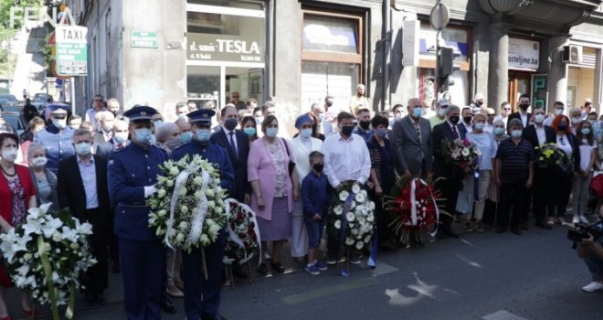 Sjećanje na žrtve masakra na Markalama, Komšić: Ljudska nam je dužnost da žrtve ne zaboravimo