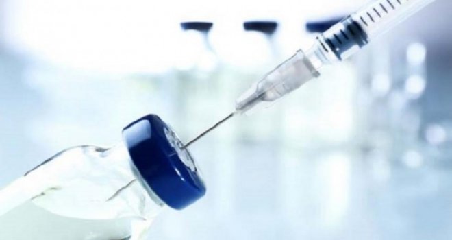 Raste zabrinutost: Objavljen razlog prekida ispitivanja Oxfordove vakcine